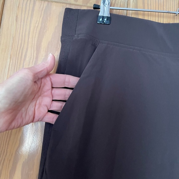 Athleta Brooklyn Mid Rise Ankle Pant, Size 10, Brown (runs large) - Picture 3 of 8